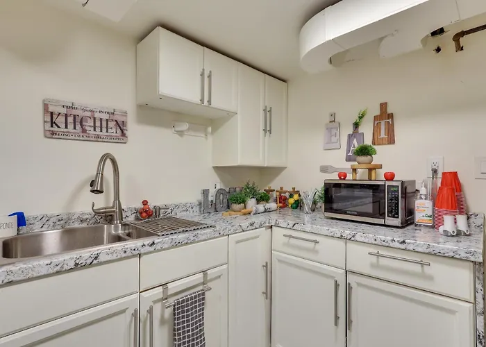 Retreat W/ Yard Near Nyc & Metlife Stadium!