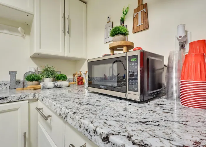 Retreat W/ Yard Near Nyc & Metlife Stadium!
